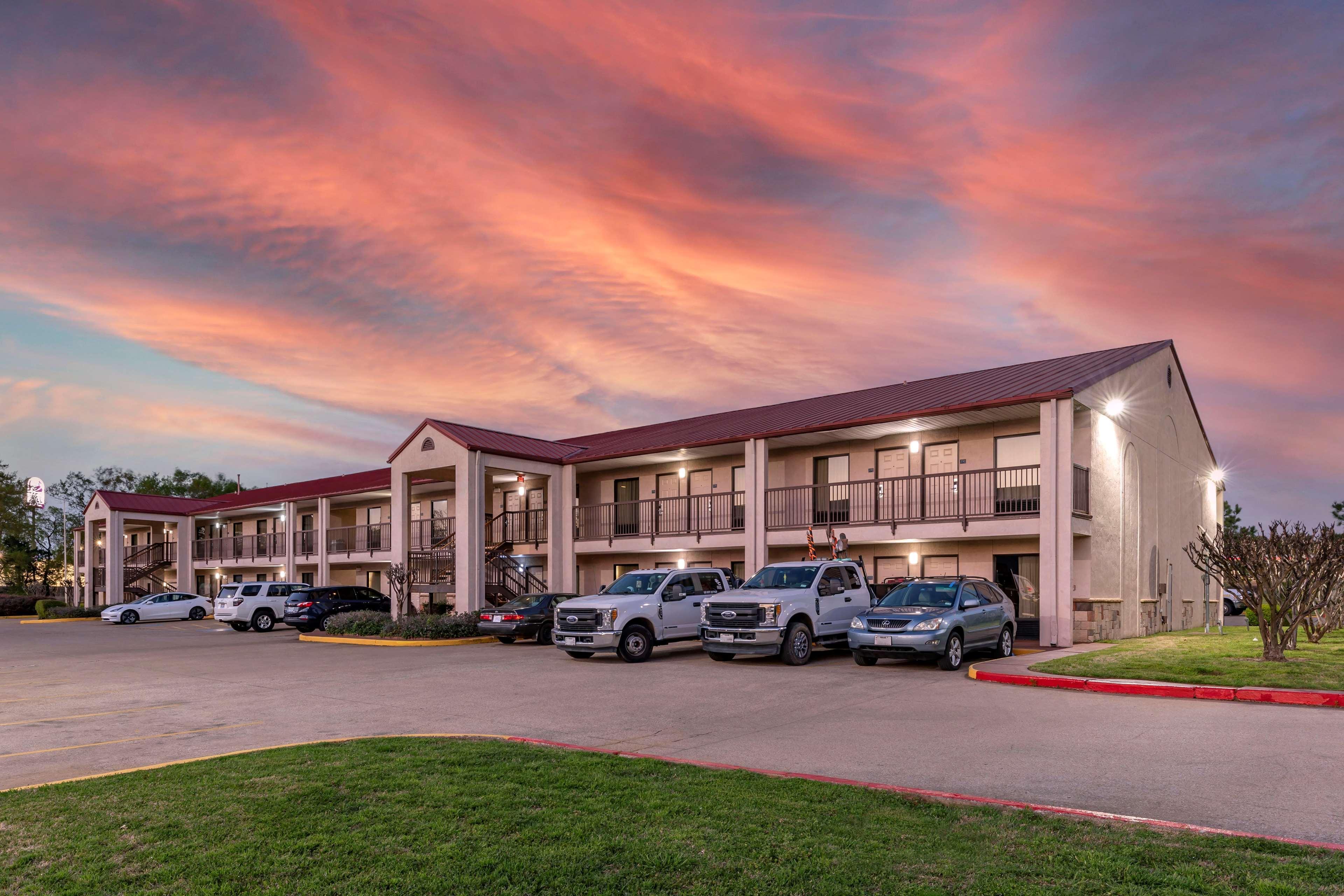 Best Western Lindale Inn Exterior photo